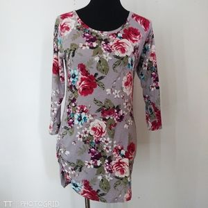 Eyelash floral print 3/4 sleeve top